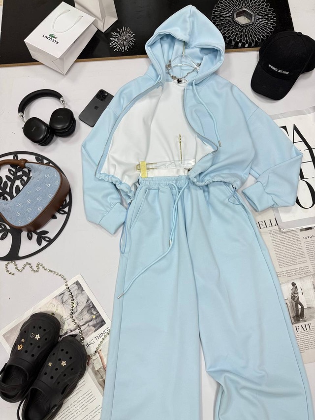 Спортивный костюм 23016779