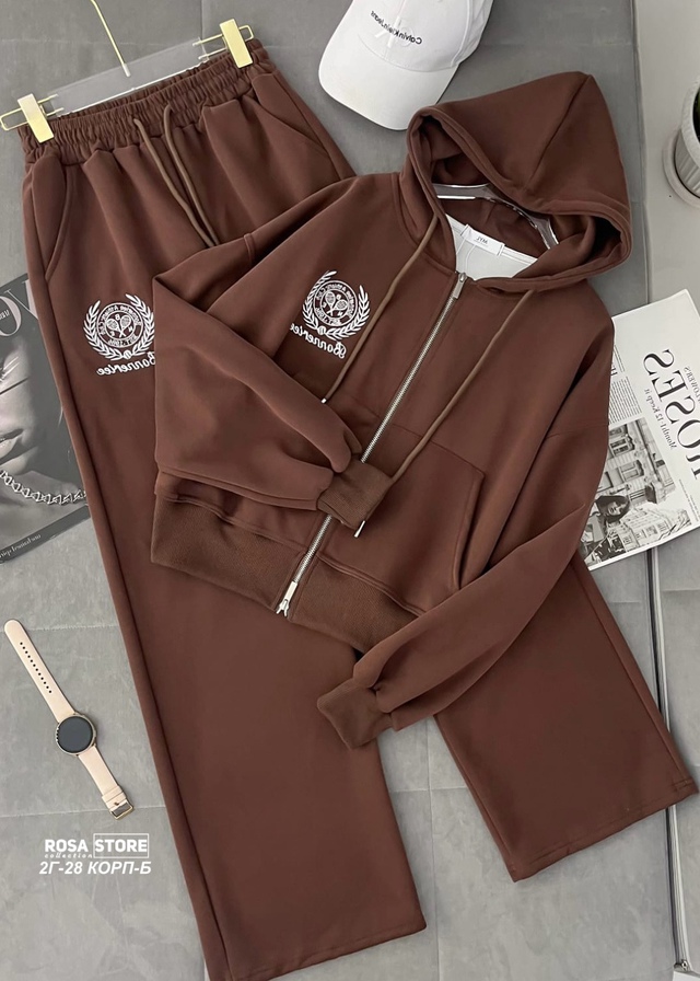 Спортивный костюм 23017141