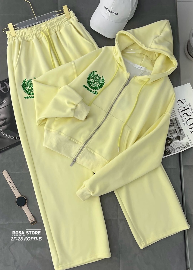 Спортивный костюм 23017141