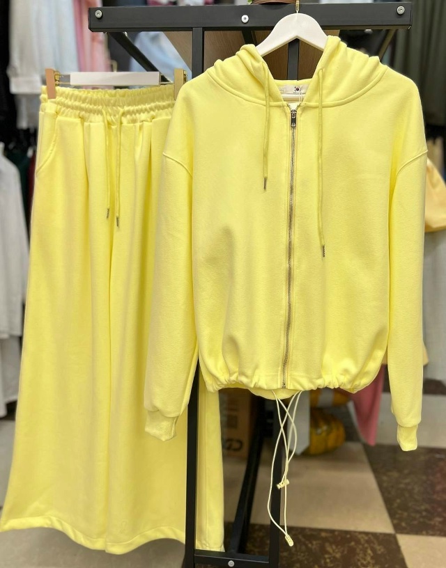 Спортивный костюм 23020859