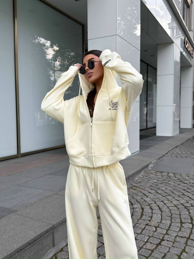 Спортивный костюм 23024068