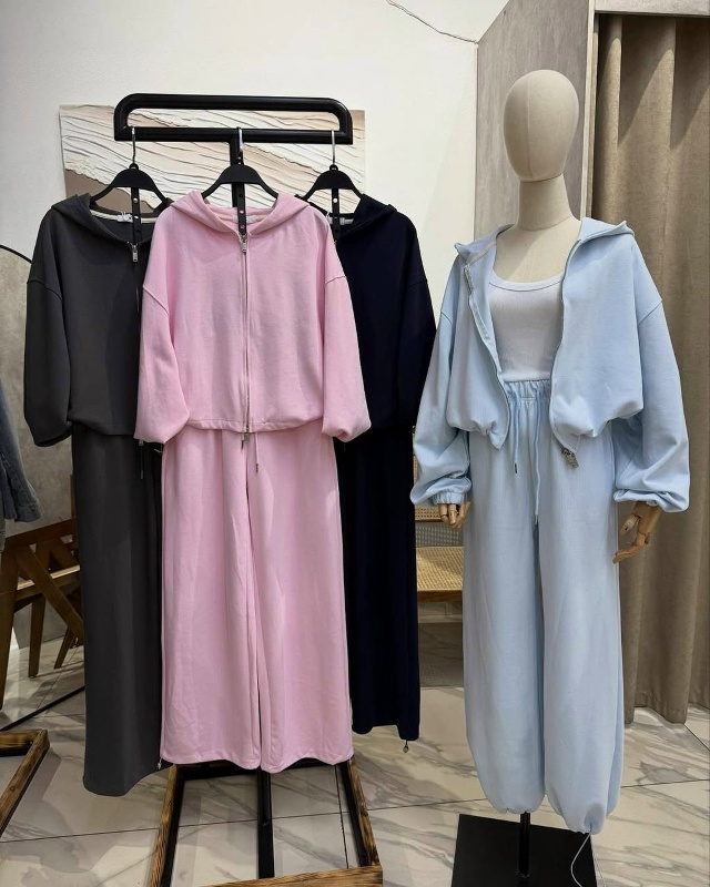 Спортивный костюм 23027115