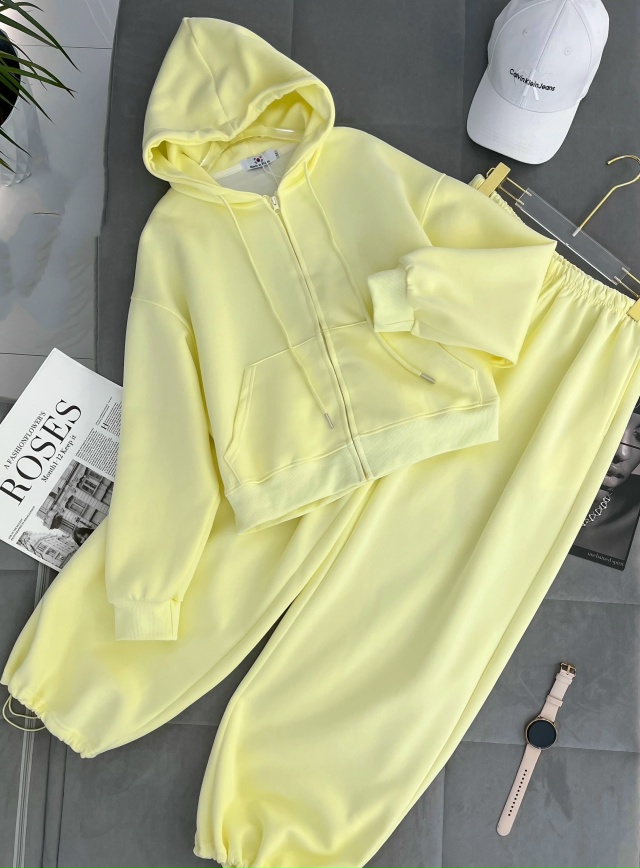 Спортивный костюм 23026861