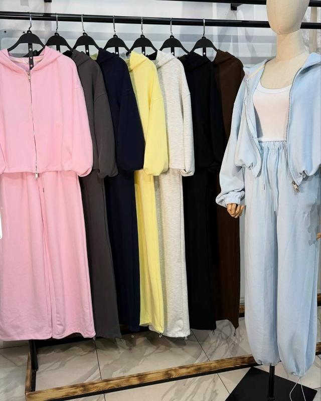 Спортивный костюм 23027115