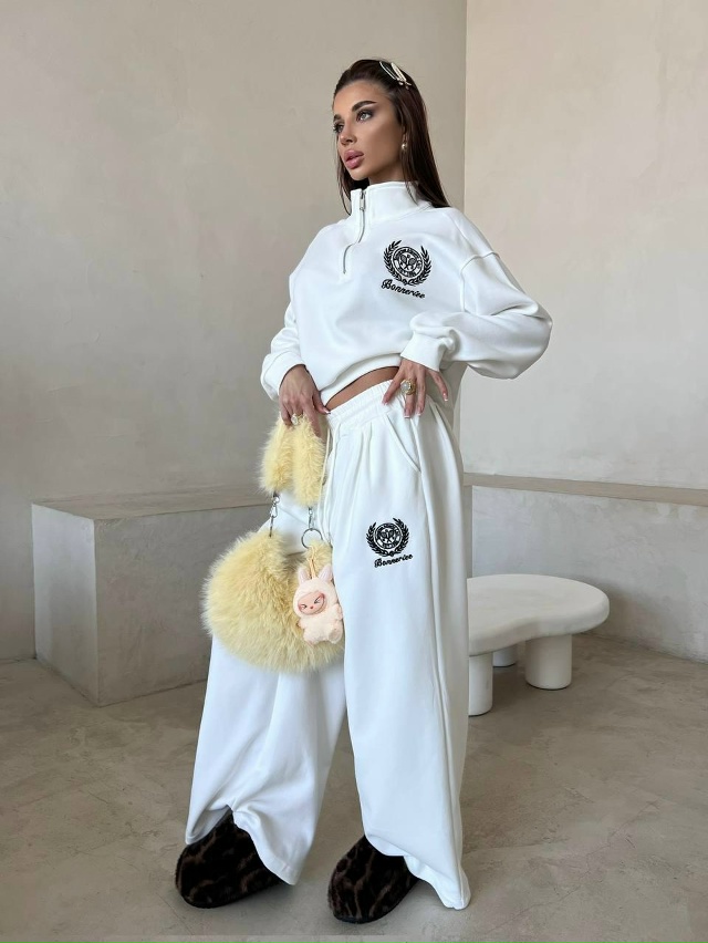 Спортивный костюм 23042320