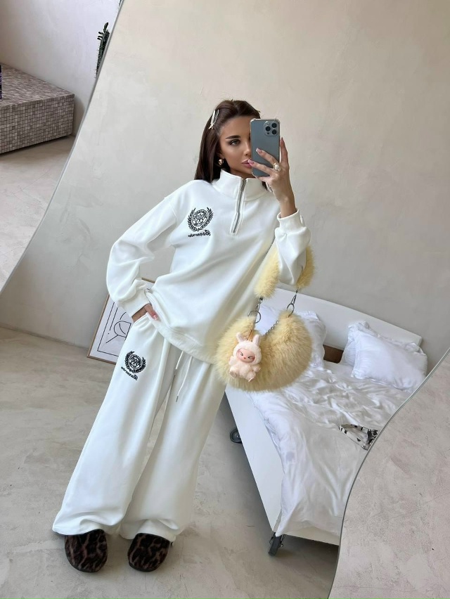 Спортивный костюм 23042320