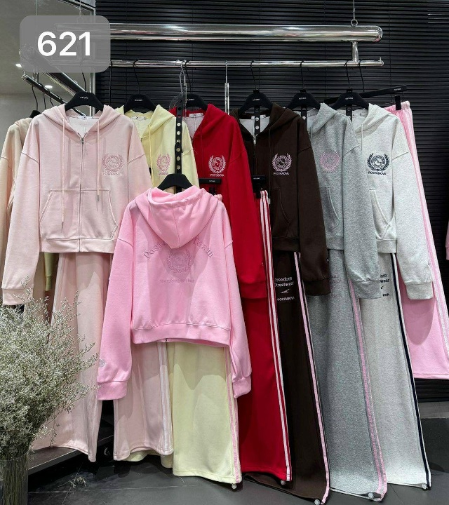 Спортивный костюм 23046175