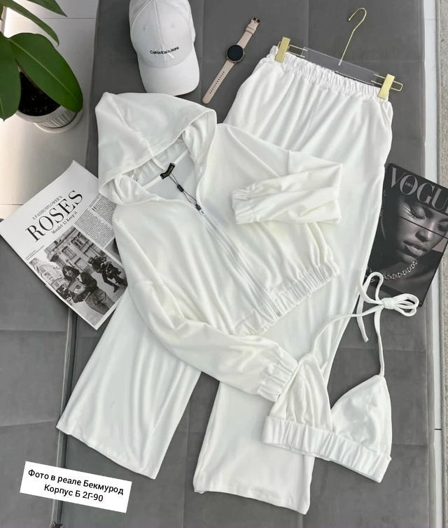 Спортивный костюм 23048354