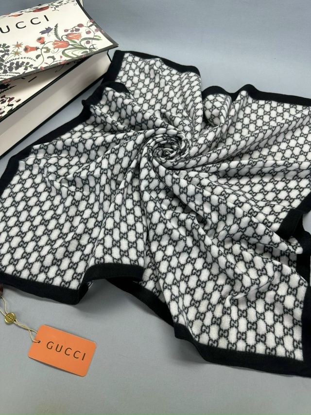 Платок 23050473