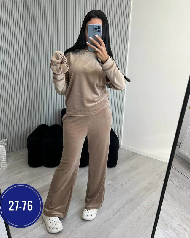 Спортивный костюм 23054274