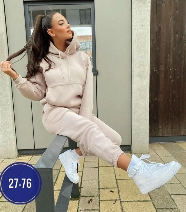 Спортивный костюм 23056351