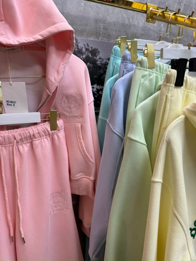 Спортивный костюм 23058875