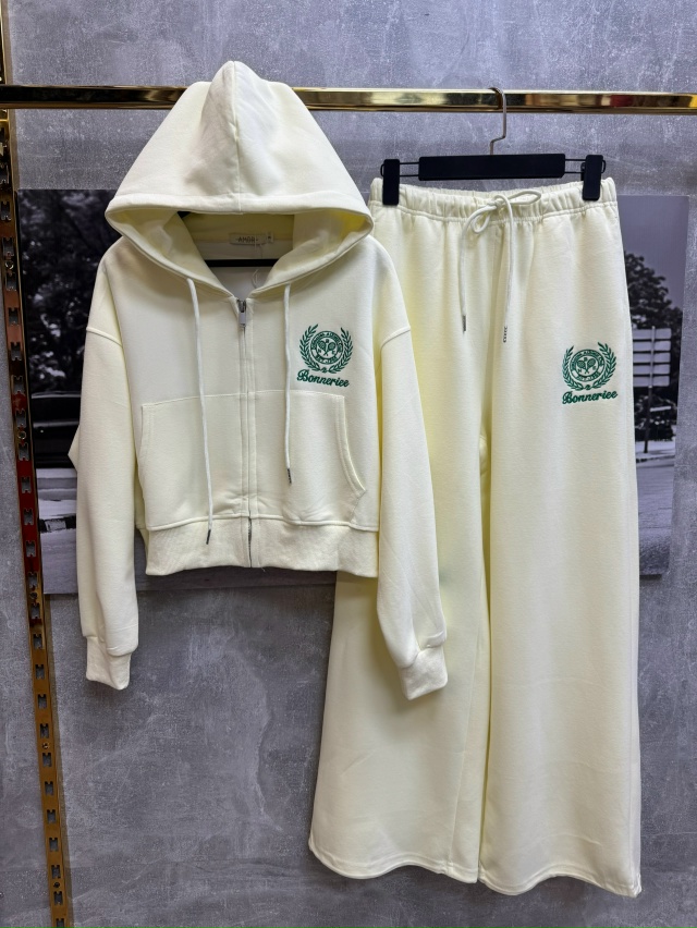 Спортивный костюм 23058875