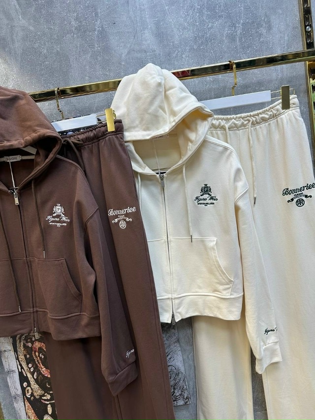 Спортивный костюм 23059697