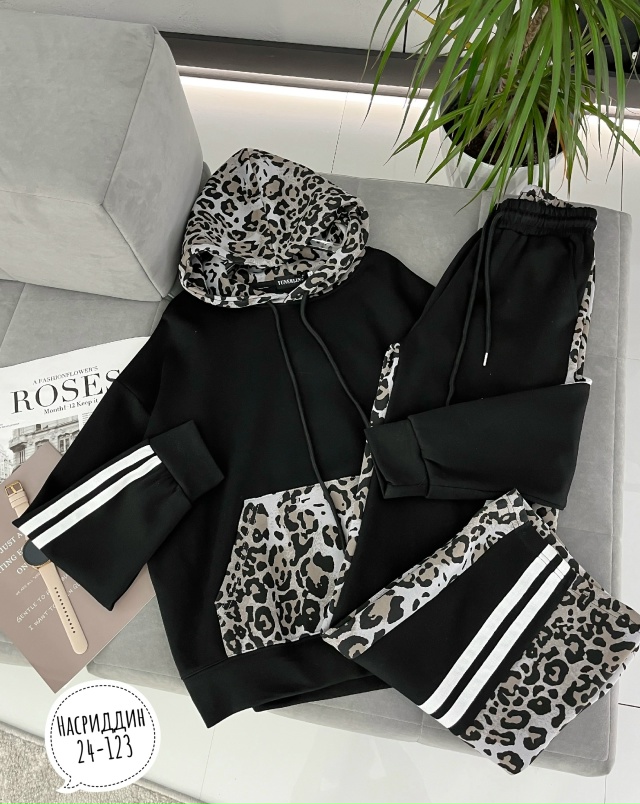 Спортивный костюм 23064474