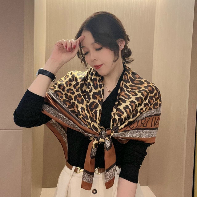 Платок 23066950