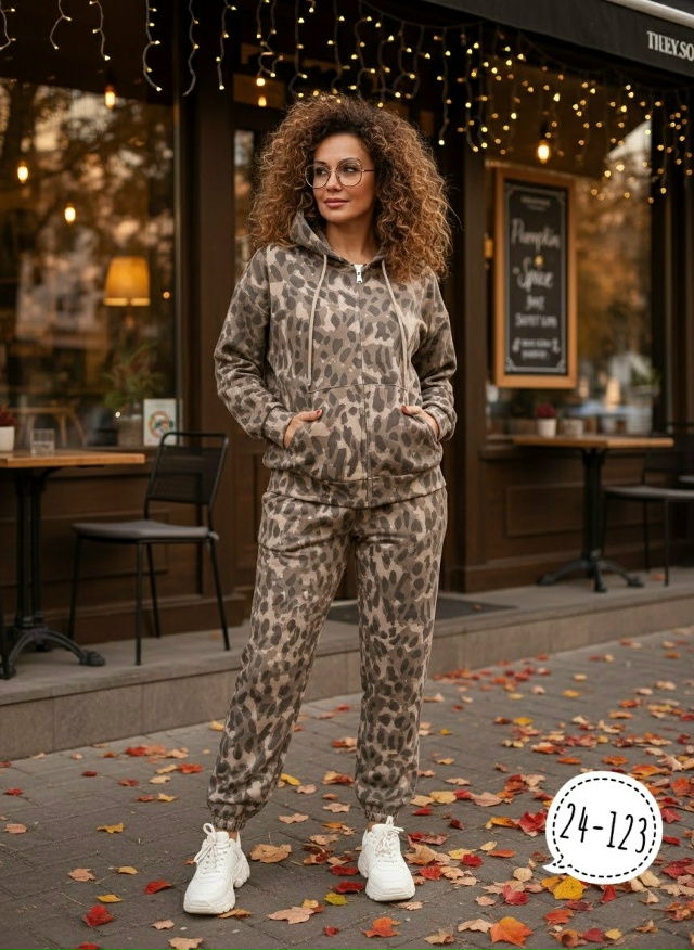 Спортивный костюм 23071290