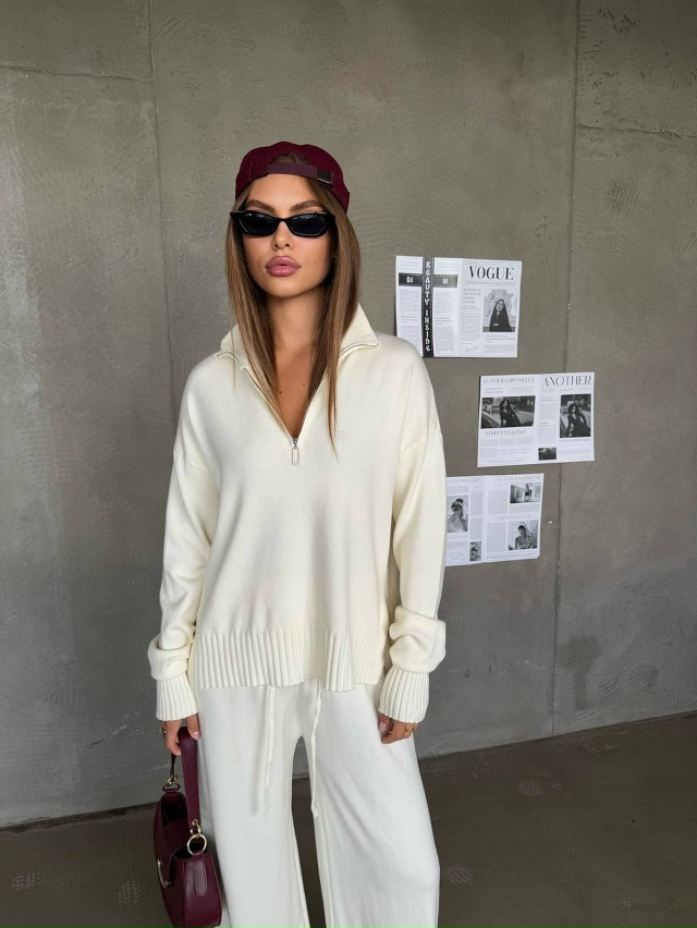 Спортивный костюм 23073147