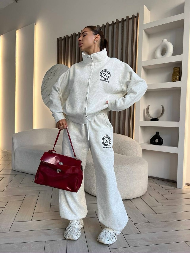 Спортивный костюм 23078406