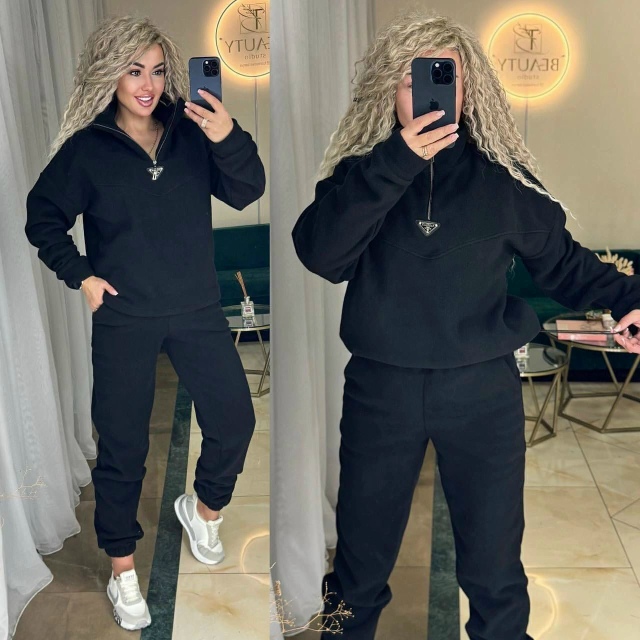 Спортивный костюм 23084949