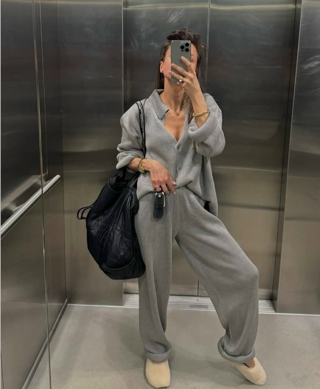 Спортивный костюм 23083862