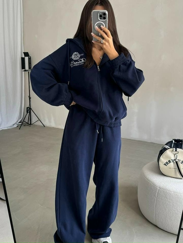 Спортивный костюм 23089345