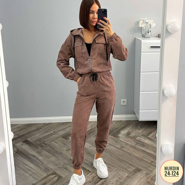 Спортивный костюм 23094322