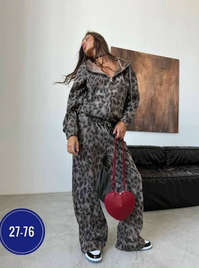 Спортивный костюм 23102612