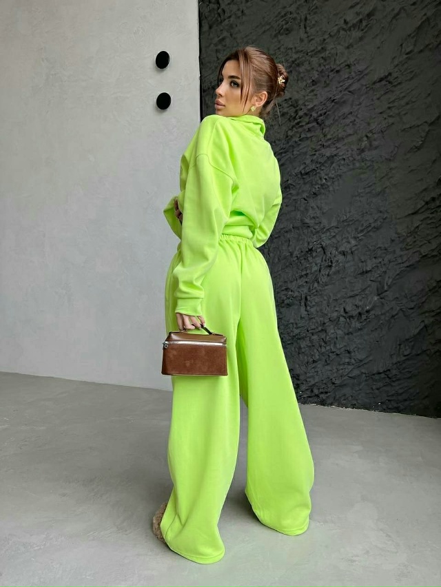 Спортивный костюм 23106454