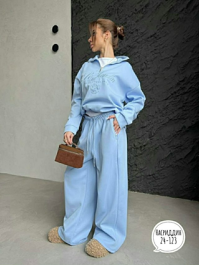 Спортивный костюм 23106454