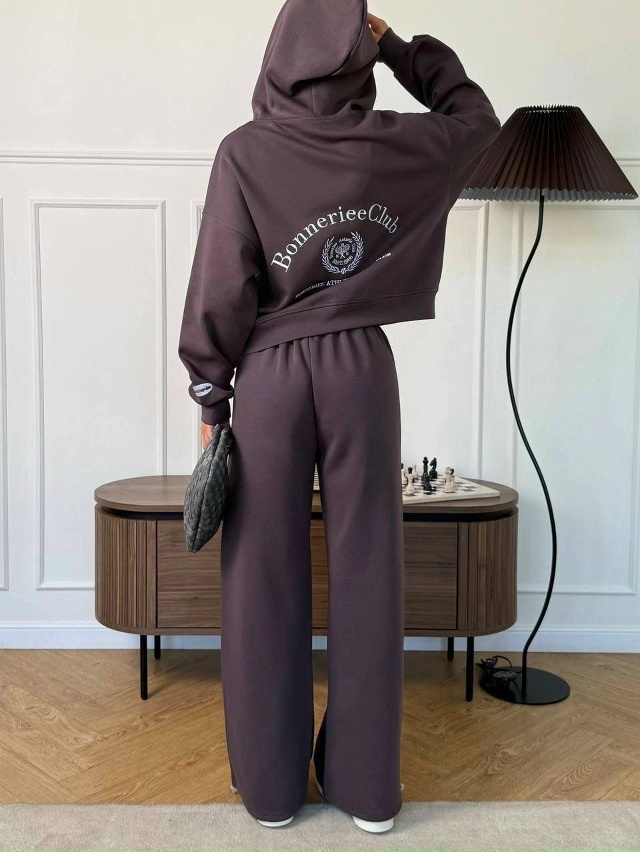 Спортивный костюм 23110647