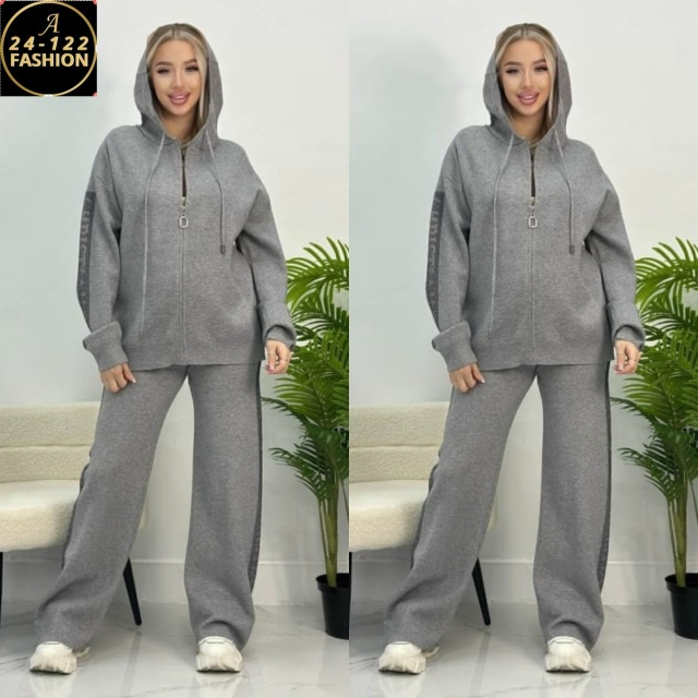 Спортивный костюм 23113940