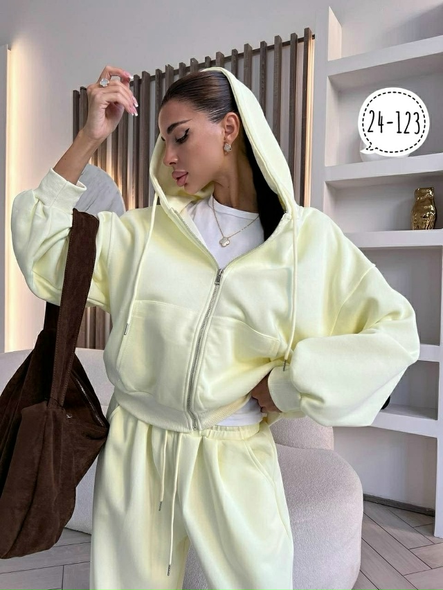 Спортивный костюм 23117162