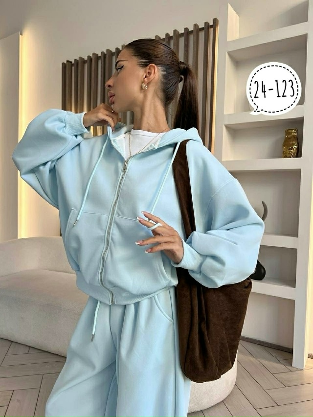 Спортивный костюм 23117162