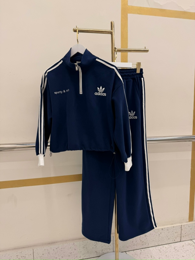 Спортивный костюм 23118563