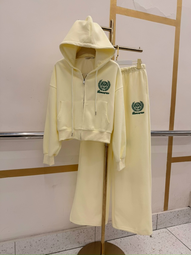 Спортивный костюм 23126013