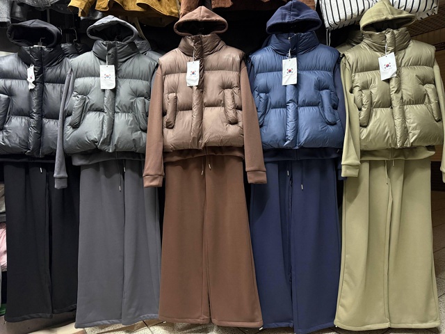 Спортивный костюм 23127216