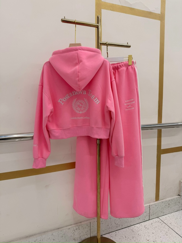 Спортивный костюм 23126574