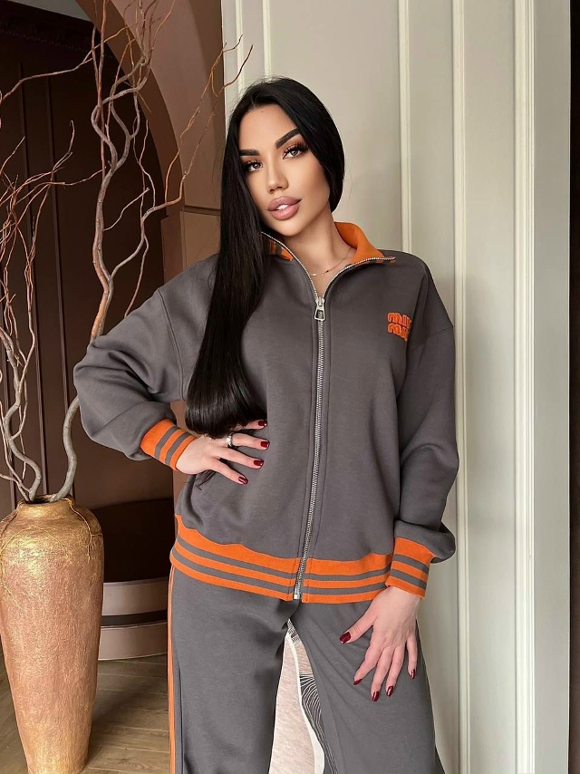 Спортивный костюм 23134561