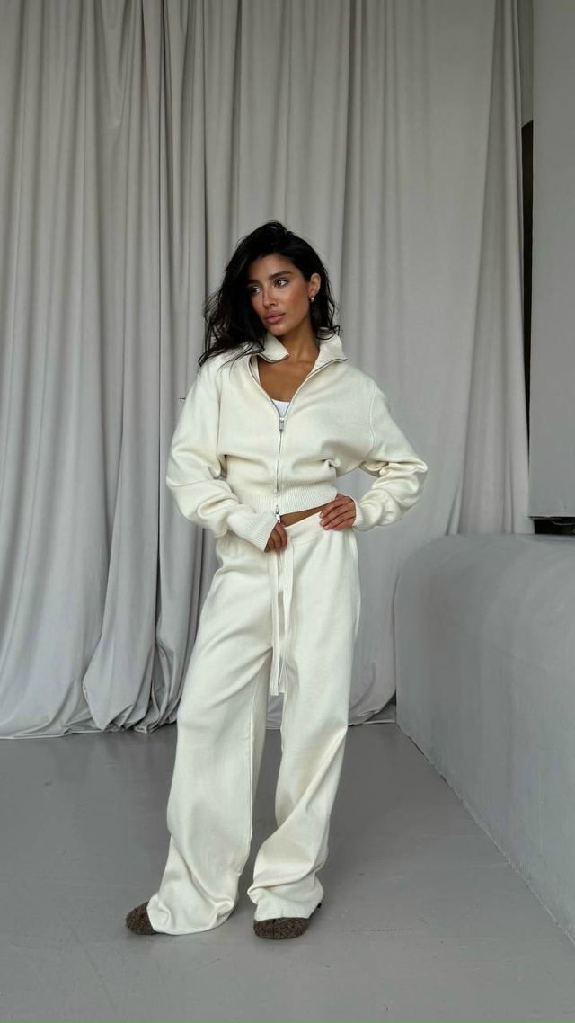 Спортивный костюм 23135267