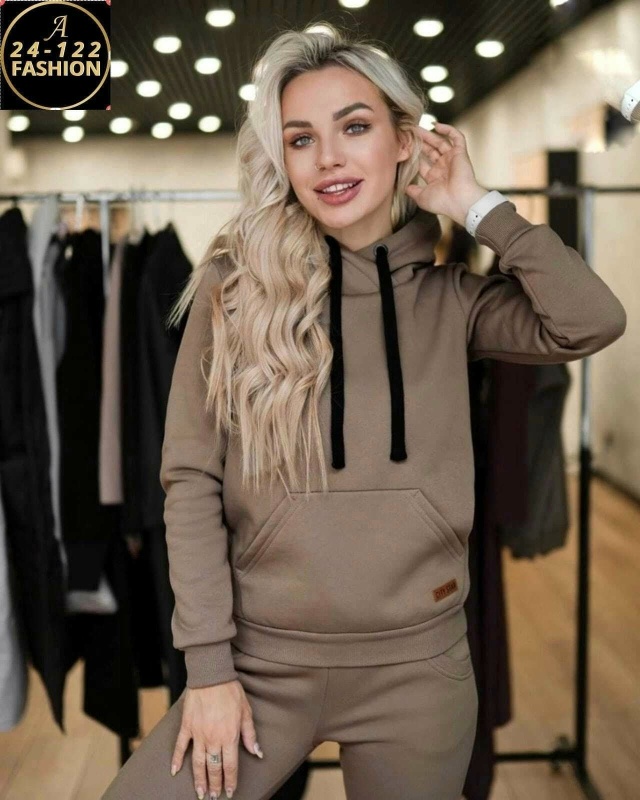 Спортивный костюм 23136425