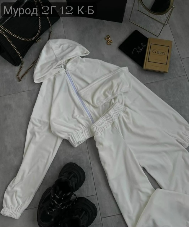 Спортивный костюм 23137235