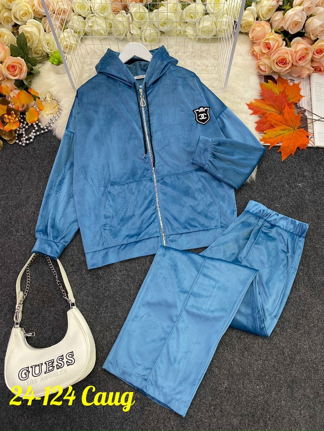 Спортивный костюм 23146687