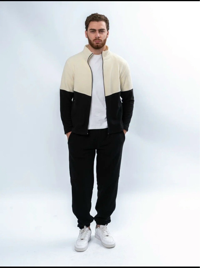 Спортивный костюм 23147468