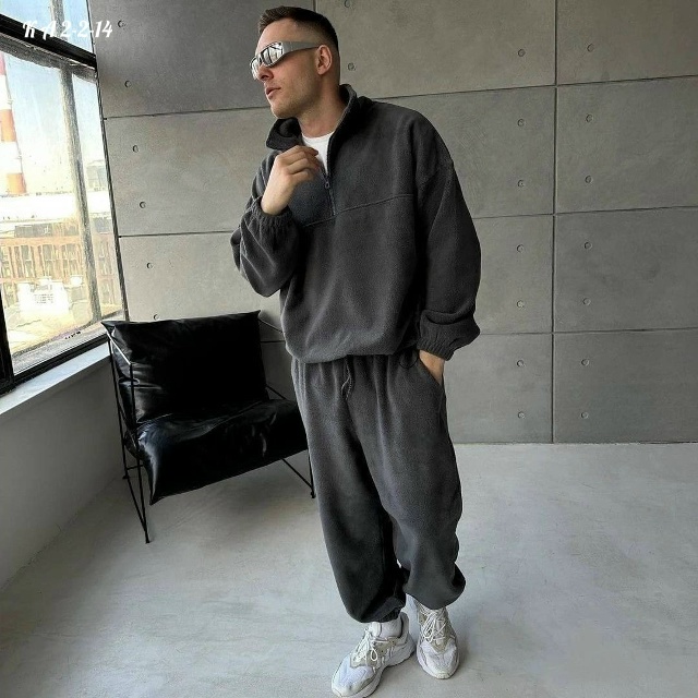 Спортивный костюм 23148662