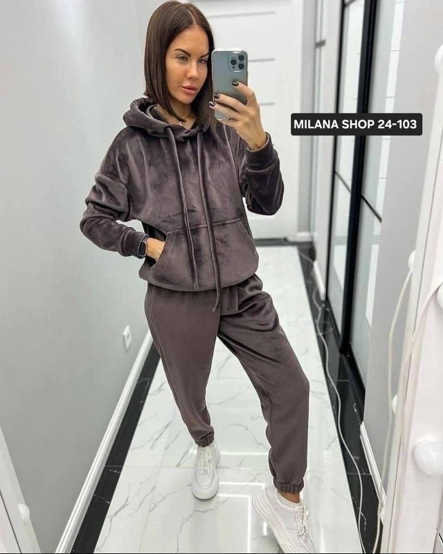 Спортивный костюм 23148982