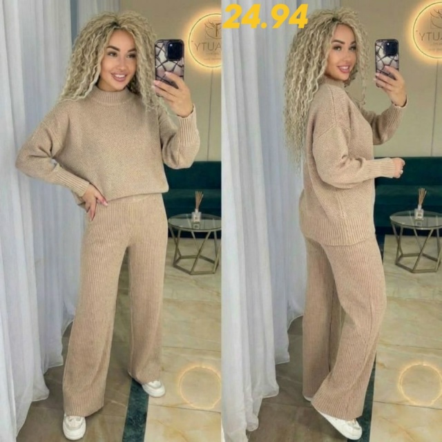 Спортивный костюм 23154373