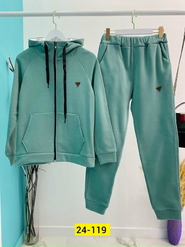 Спортивный костюм 23154979