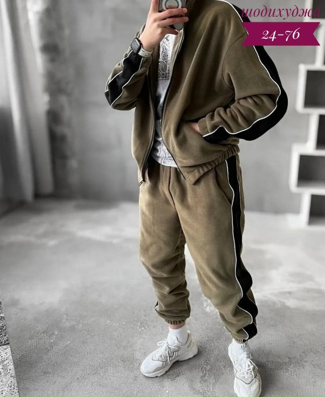 Спортивный костюм 23154924