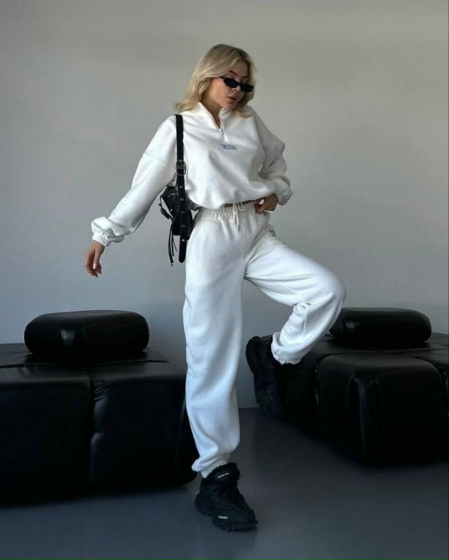 Спортивный костюм 23155177